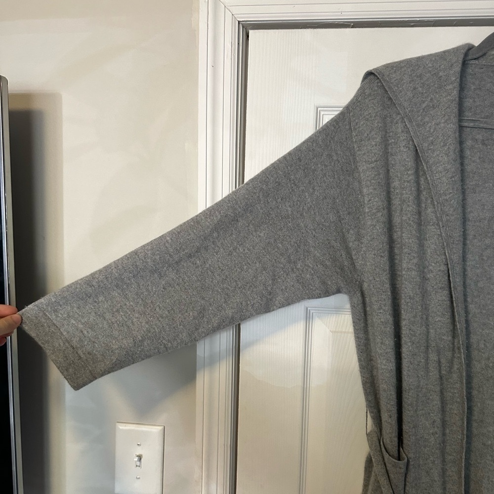 Red Envelope 100% Cashmere Medium Gray Robe - Picture 3 of 8